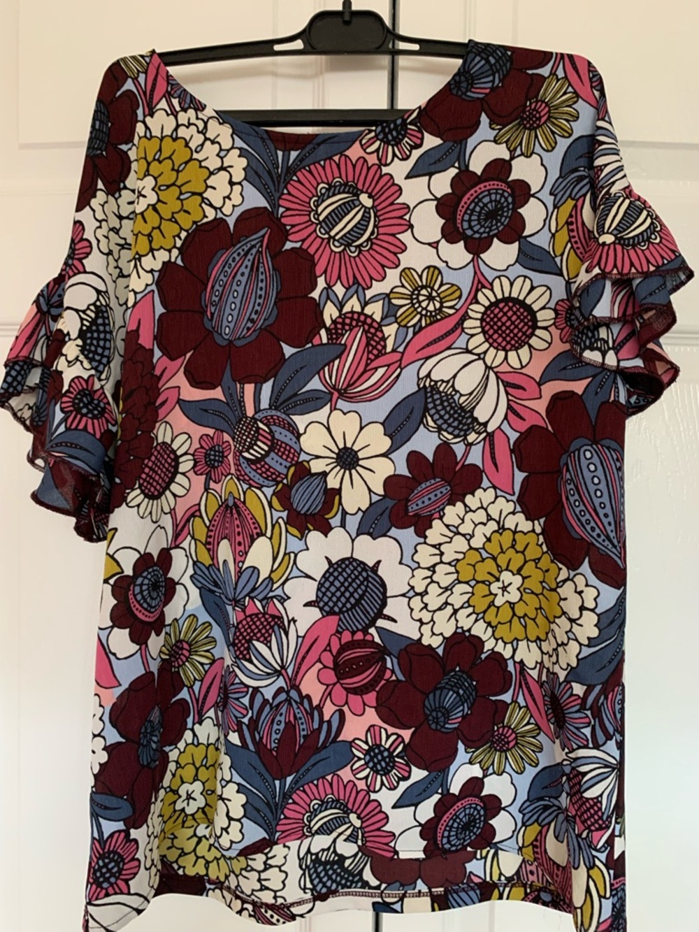 Ann Taylor  Factory Floral Ruffle Sleeve Top